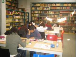 Studenti biblioteca