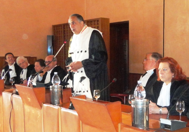 Rettore commissione laurea