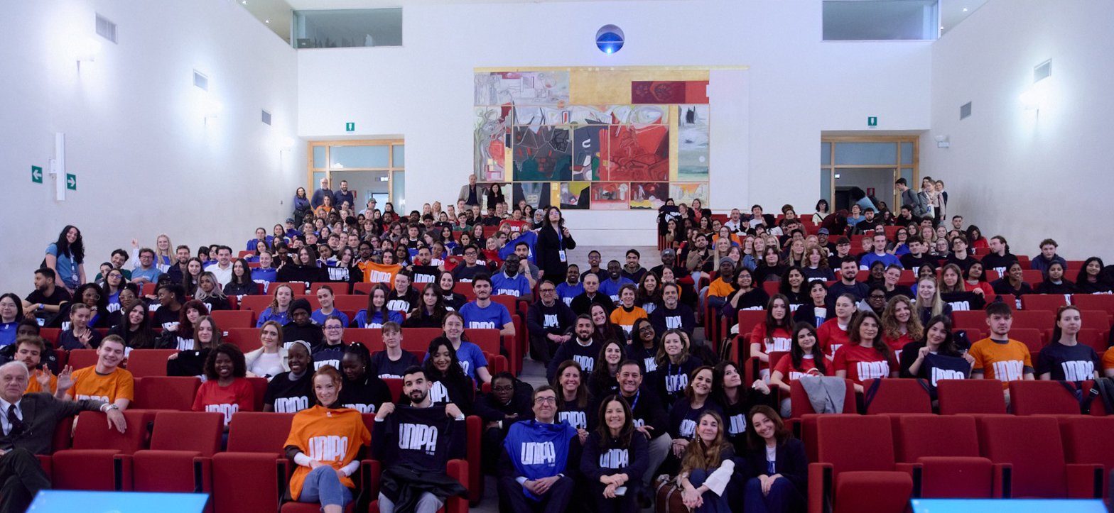 Over 300 students from all over the world at the Welcome Day for International Students 2025/2026 - MIDI was present!