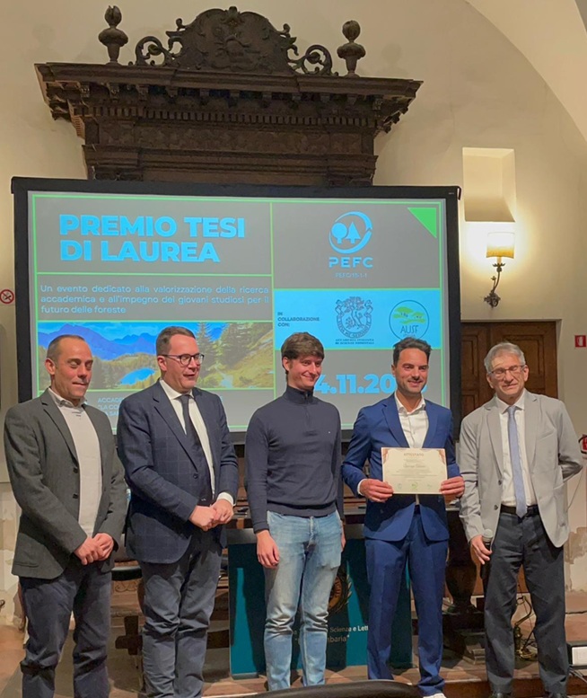 Foto premio tesi di laurea Giuseppe Adamo 2025