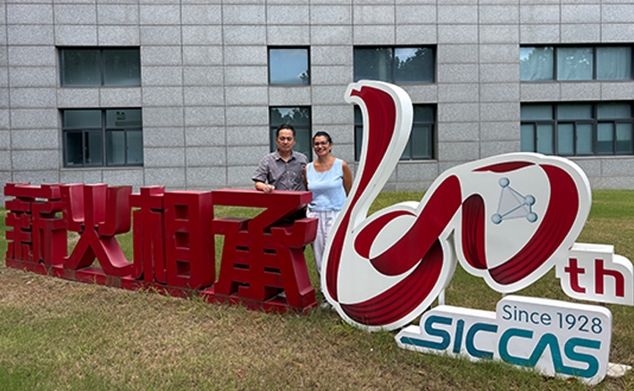 La prof.ssa Saladino dello STEBICEF in visita scientifica allo Shanghai Institute of Ceramics