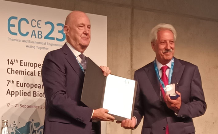 Al prof. Alberto Brucato il 