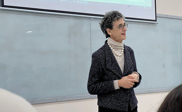 La prof.ssa Giuseppa Tamburello in visita alla Kimyo International University di Tashkent - Uzbekistan