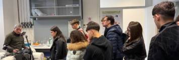 Visita dei laboratori di ATeN Center per gli studenti dell'I.I.S.S. Ugo Foscolo