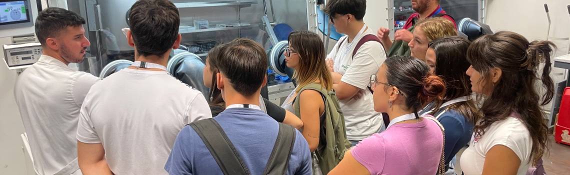 Visita dei laboratori di ATeN Center per gli studenti dell'I.I.S.S. Ernesto Ascione