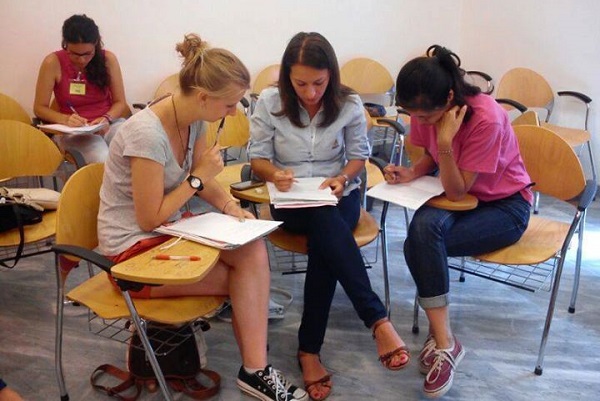 studenti in aula corso avanzato